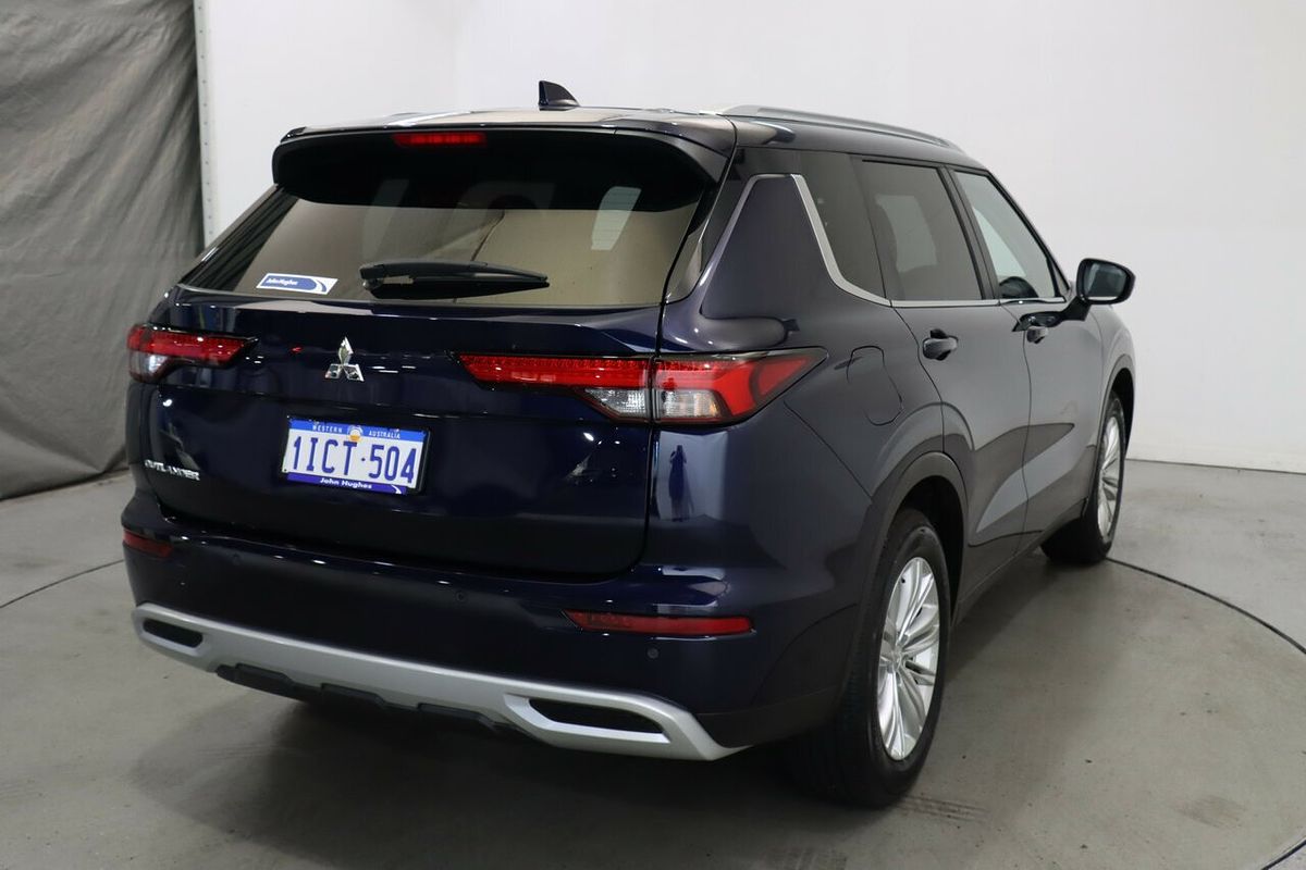 2023 Mitsubishi Outlander LS ZM