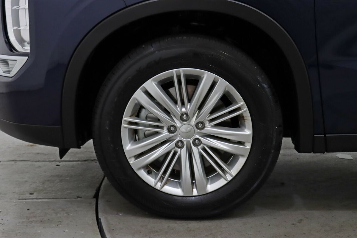 2023 Mitsubishi Outlander LS ZM