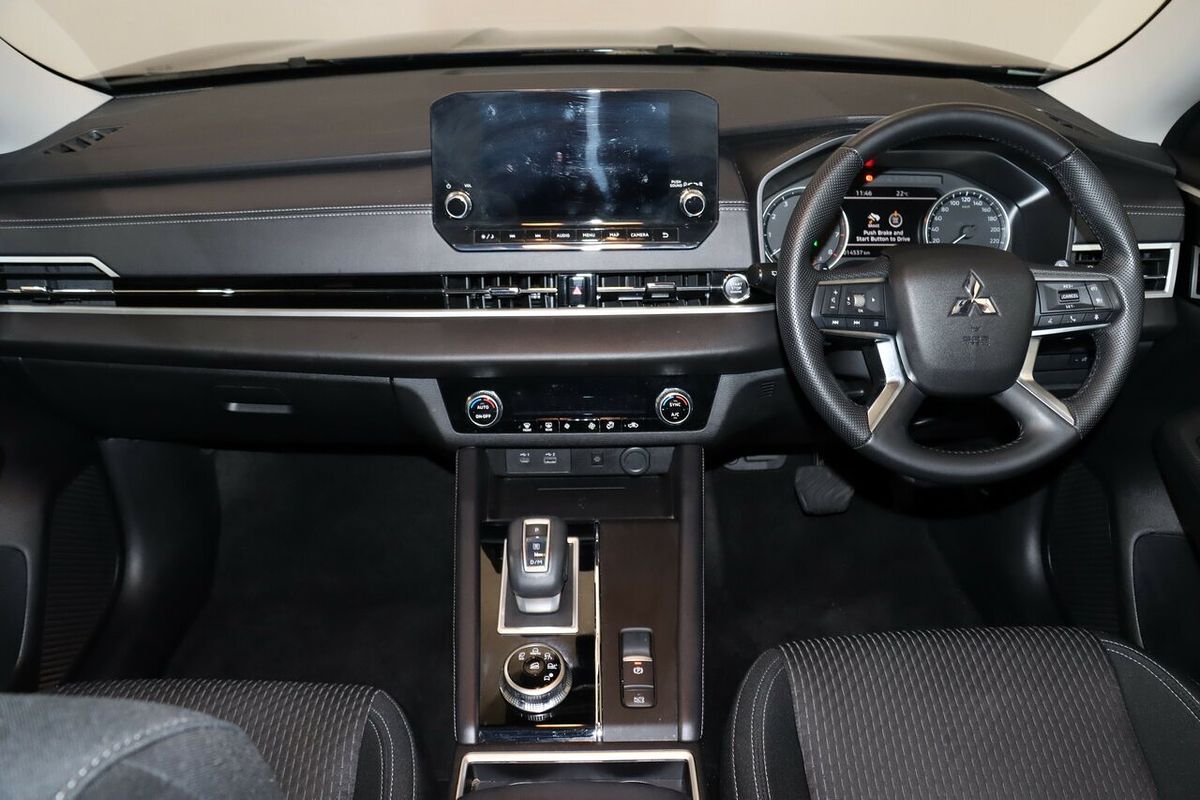 2023 Mitsubishi Outlander LS ZM