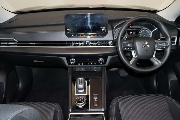 2023 Mitsubishi Outlander LS ZM
