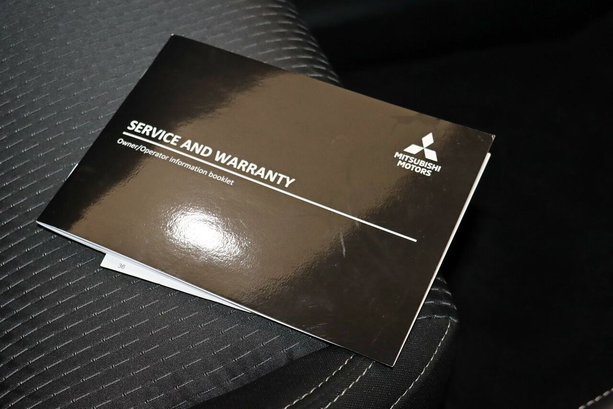 2023 Mitsubishi Outlander LS ZM