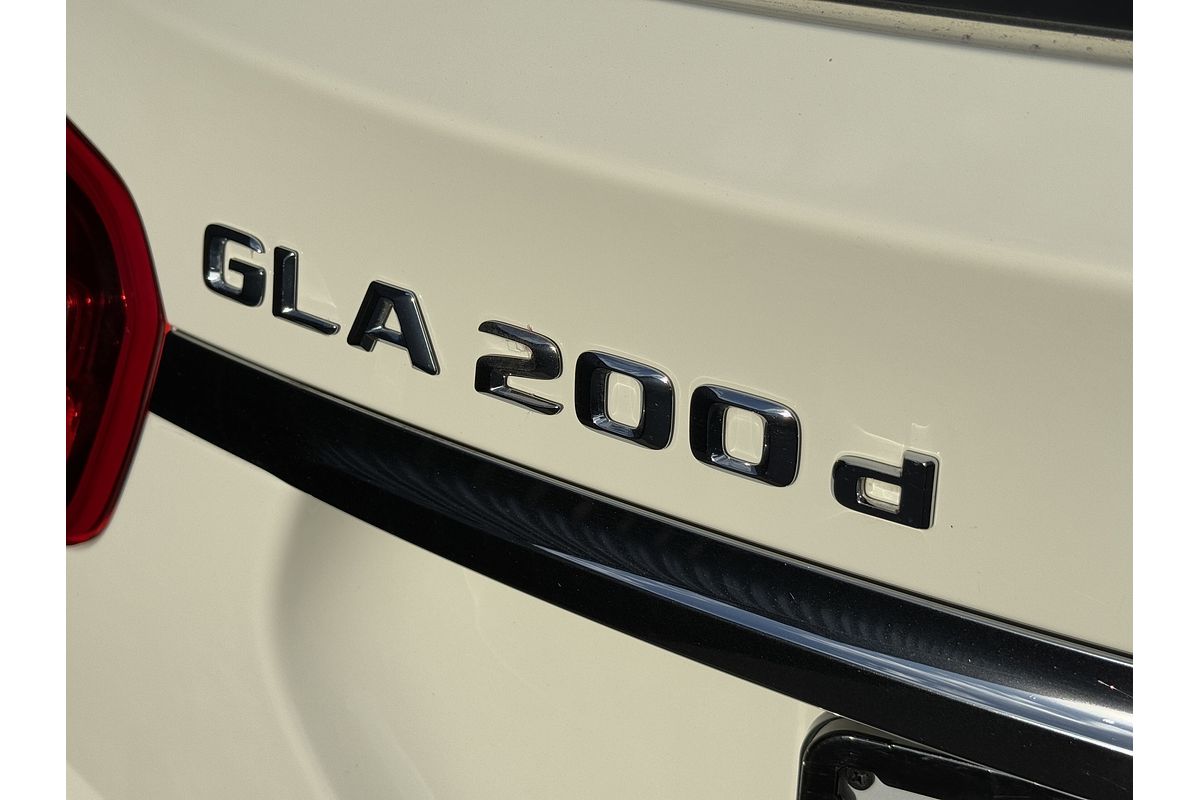 2015 Mercedes-Benz GLA-Class GLA200 d X156