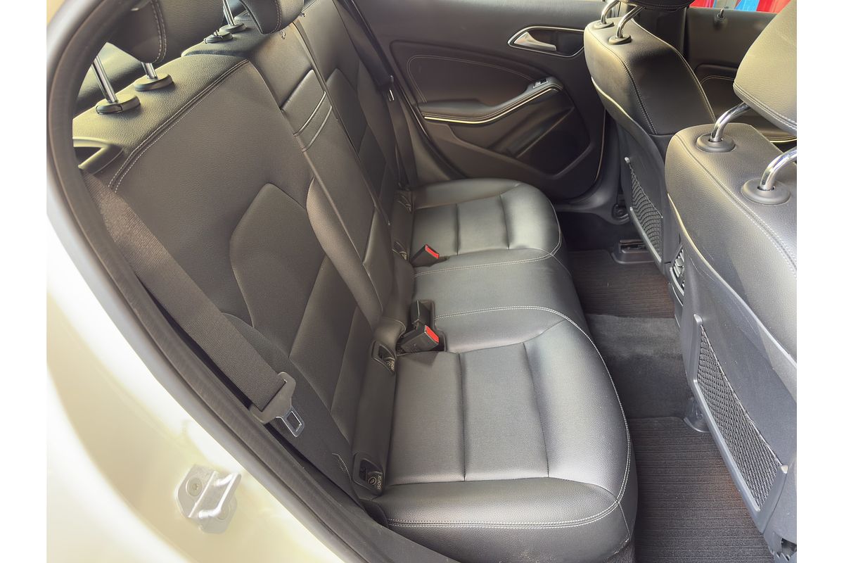 2015 Mercedes-Benz GLA-Class GLA200 d X156