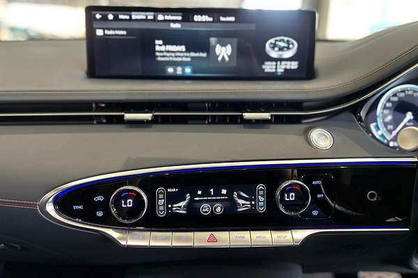 2024 Genesis GV70 2.5T JK.V2