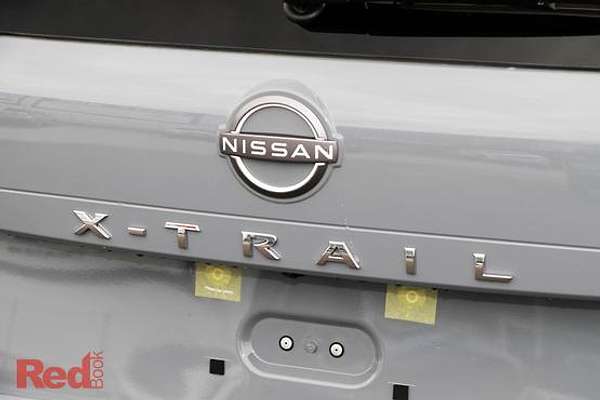 2025 Nissan X-TRAIL ST-L T33