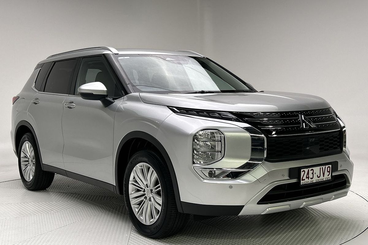 2024 Mitsubishi Outlander LS ZM