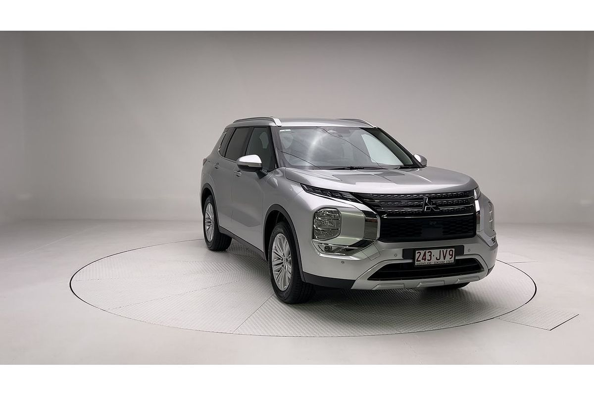 2024 Mitsubishi Outlander LS ZM