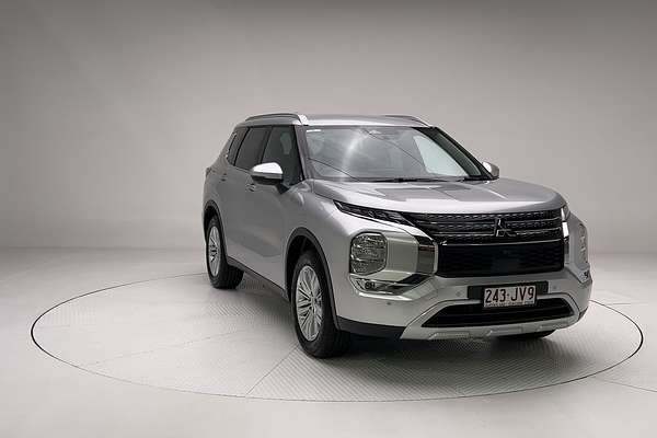 2024 Mitsubishi Outlander LS ZM