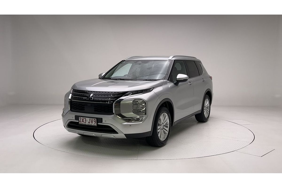2024 Mitsubishi Outlander LS ZM