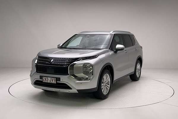 2024 Mitsubishi Outlander LS ZM