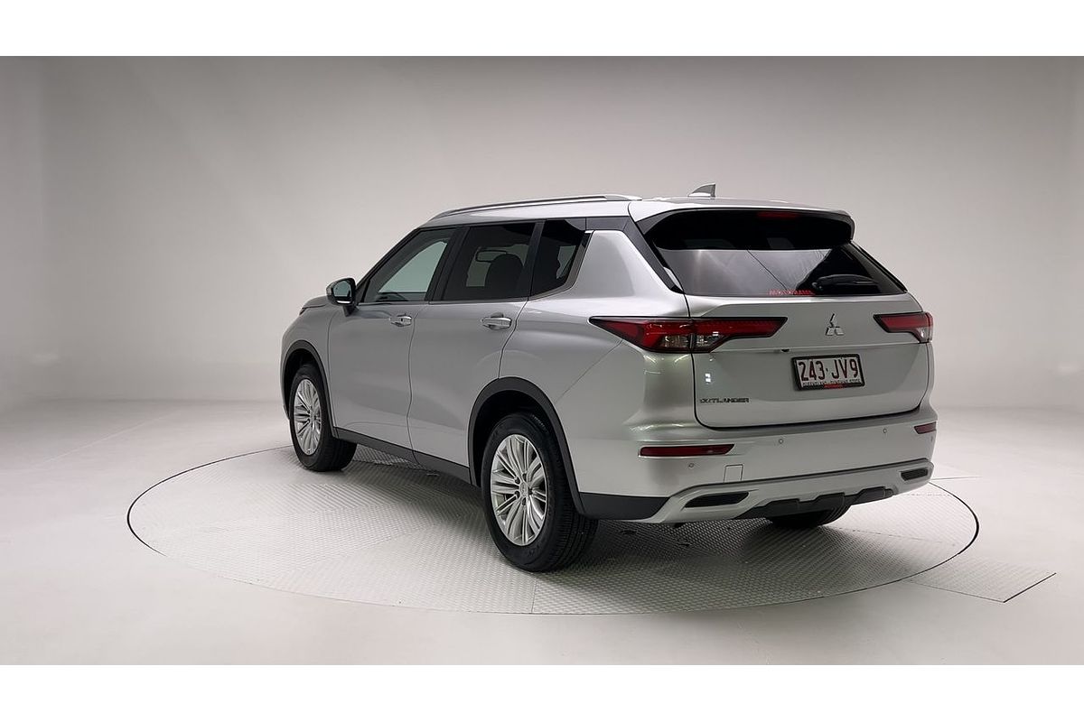 2024 Mitsubishi Outlander LS ZM