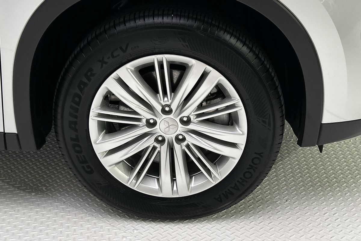 2024 Mitsubishi Outlander LS ZM