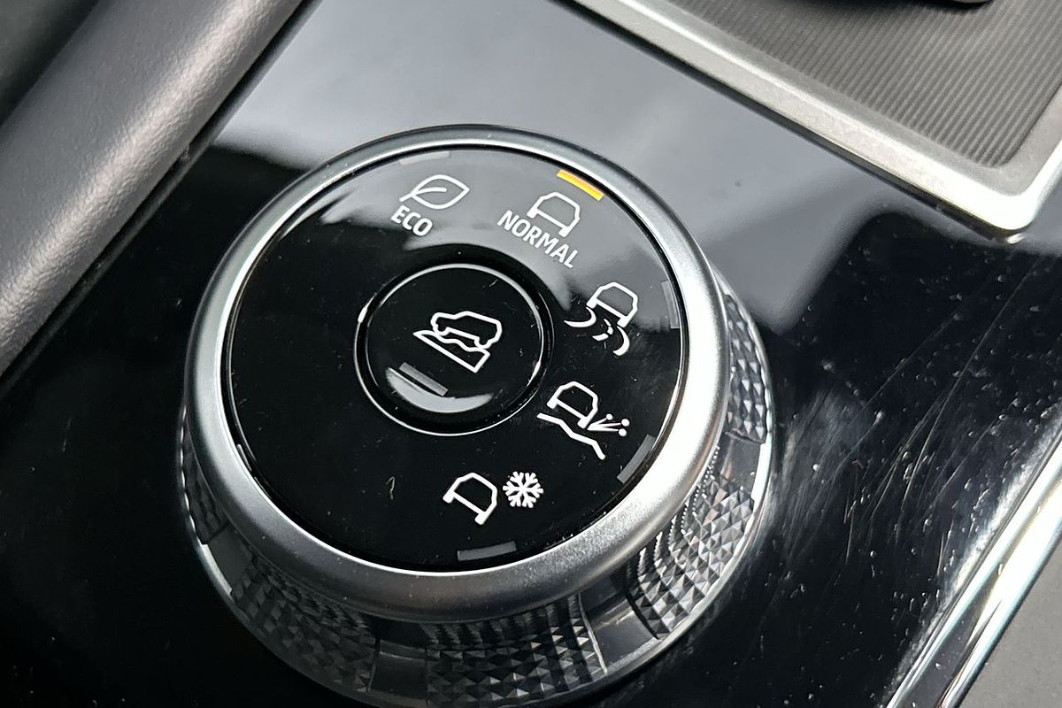 2024 Mitsubishi Outlander LS ZM