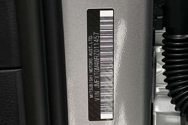 2024 Mitsubishi Outlander LS ZM