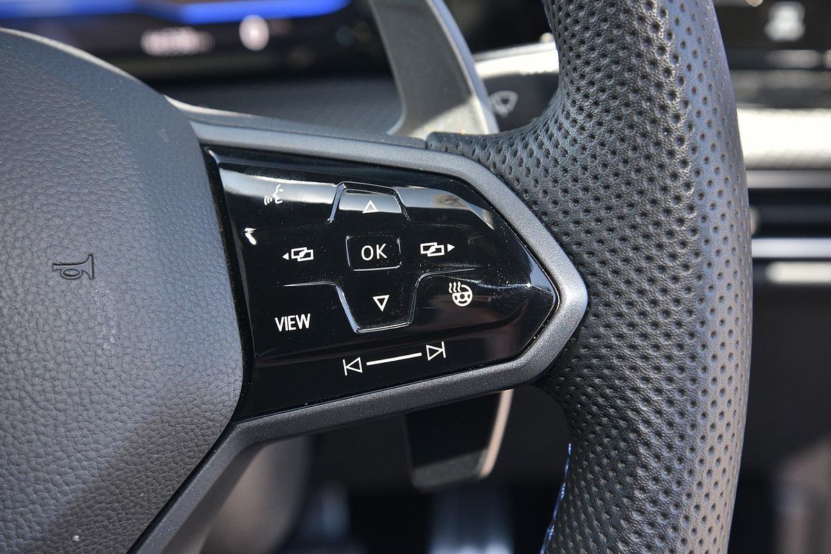 2022 Volkswagen Golf R 8