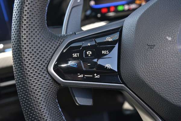 2022 Volkswagen Golf R 8