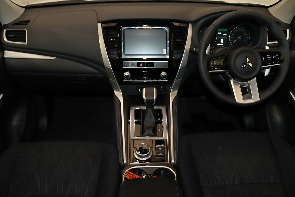 2024 Mitsubishi Pajero Sport GLS QG