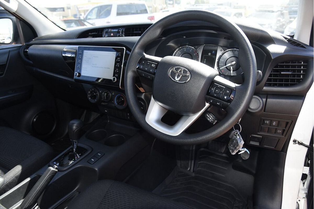 2024 Toyota Hilux SR GUN126R 4X4