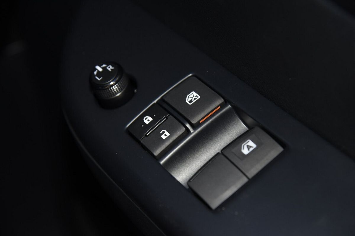 2024 Toyota Hilux SR GUN126R 4X4
