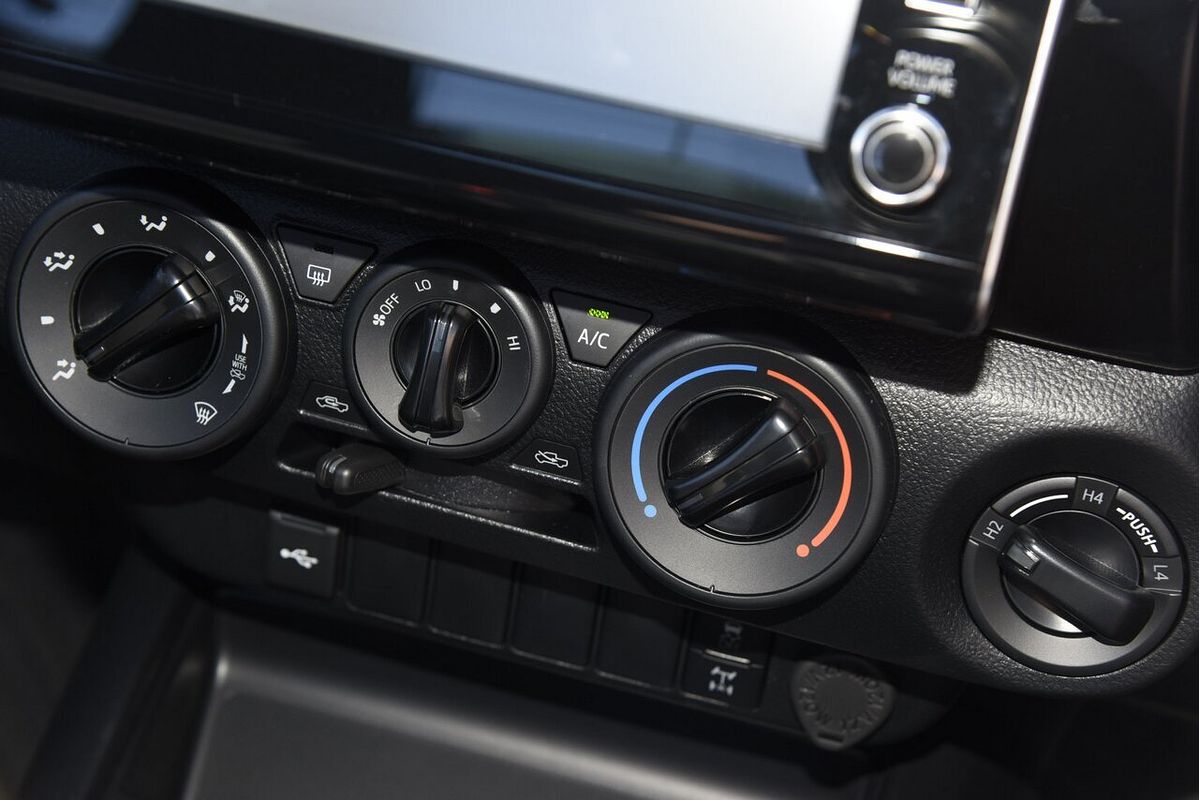 2024 Toyota Hilux SR GUN126R 4X4