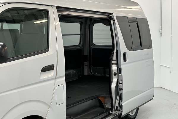 2011 Toyota Hiace 4WD High Roof KDH206