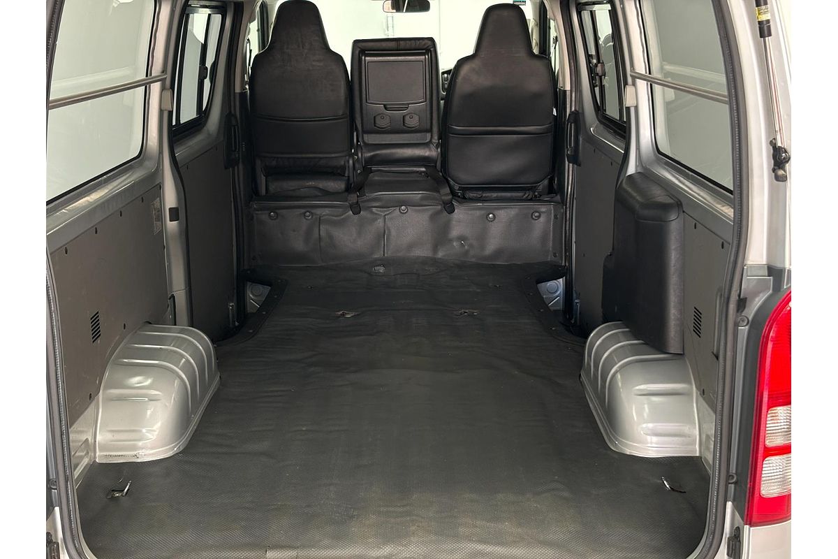 2011 Toyota Hiace 4WD High Roof KDH206