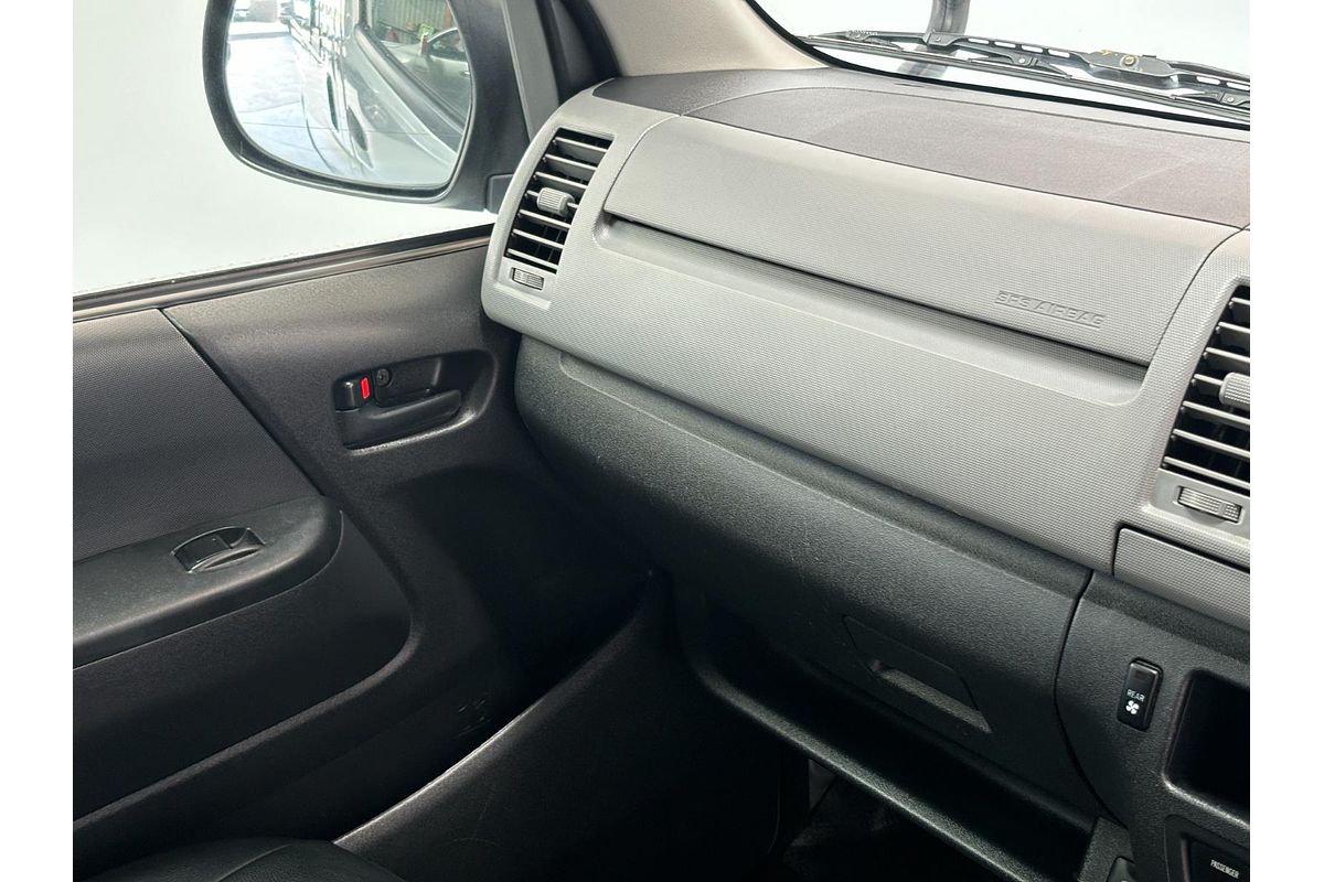 2011 Toyota Hiace 4WD High Roof KDH206