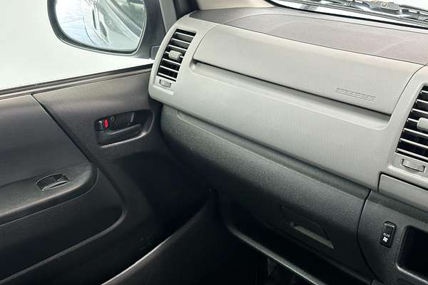 2011 Toyota Hiace 4WD High Roof KDH206