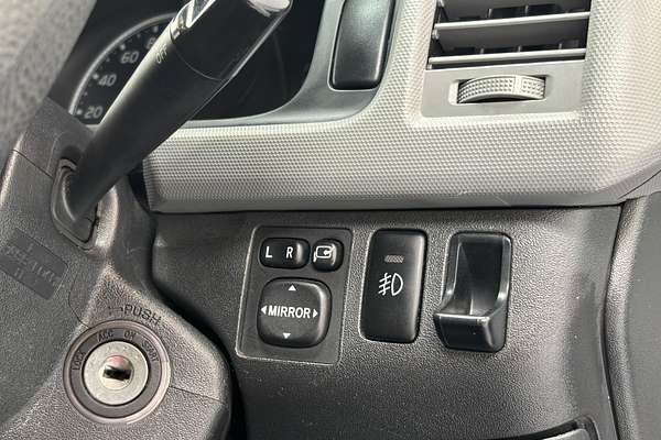 2011 Toyota Hiace 4WD High Roof KDH206