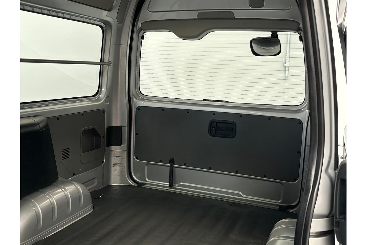 2011 Toyota Hiace 4WD High Roof KDH206
