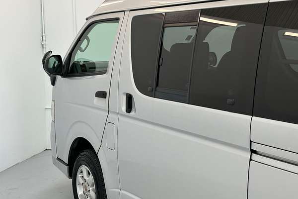 2011 Toyota Hiace 4WD High Roof KDH206
