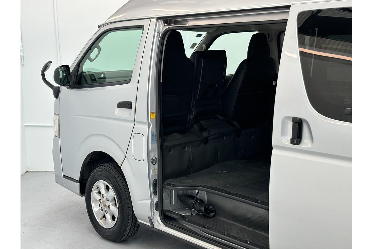 2011 Toyota Hiace 4WD High Roof KDH206