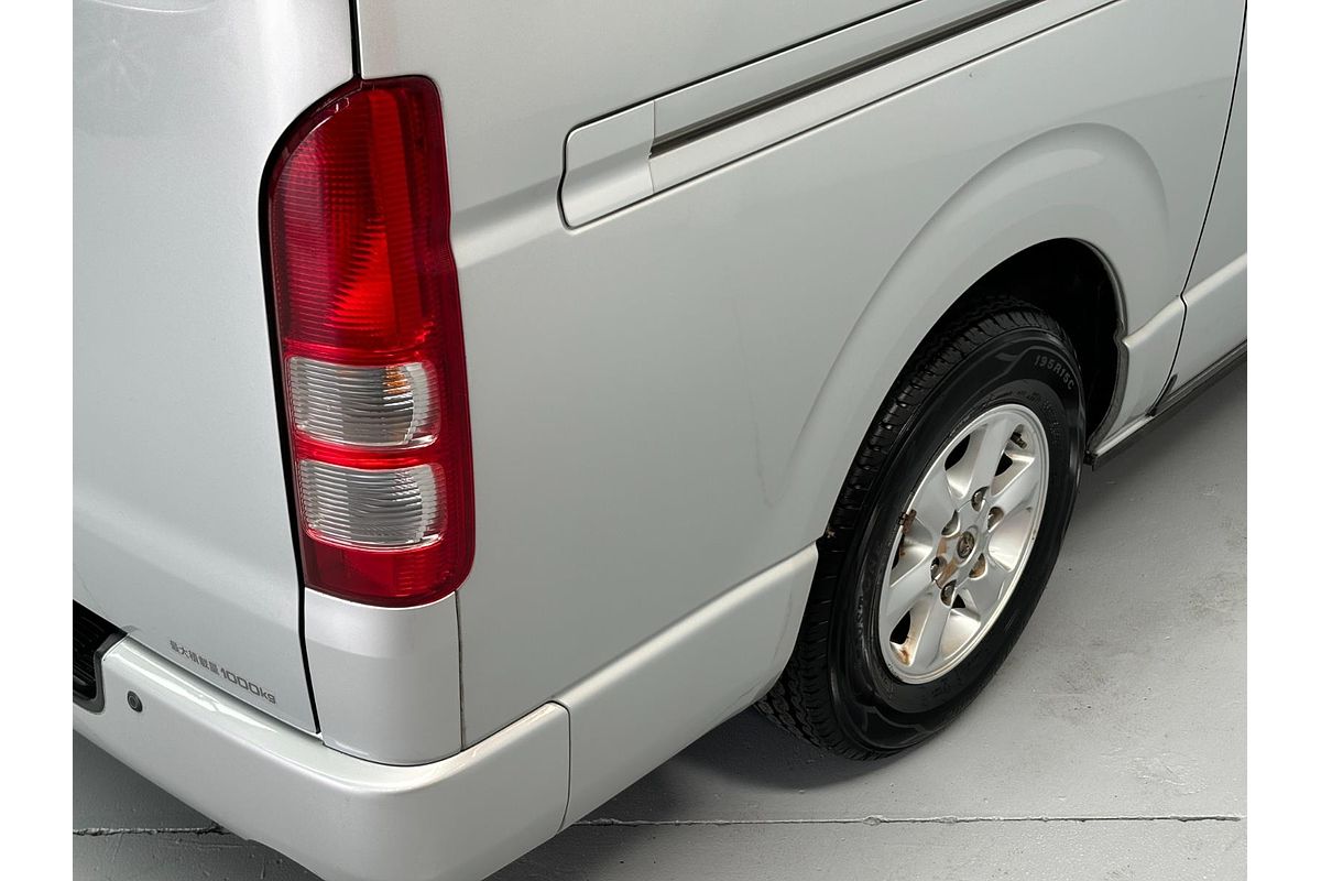 2011 Toyota Hiace 4WD High Roof KDH206