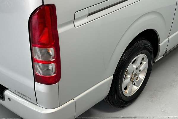 2011 Toyota Hiace 4WD High Roof KDH206