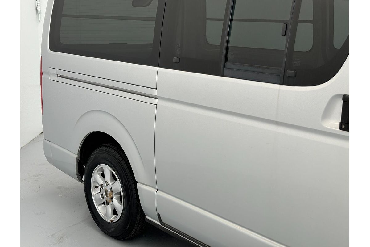 2011 Toyota Hiace 4WD High Roof KDH206