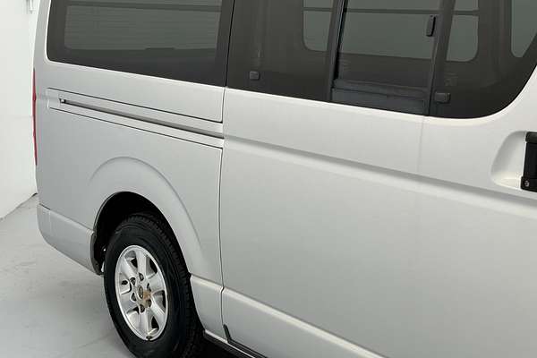 2011 Toyota Hiace 4WD High Roof KDH206
