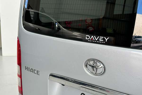 2011 Toyota Hiace 4WD High Roof KDH206