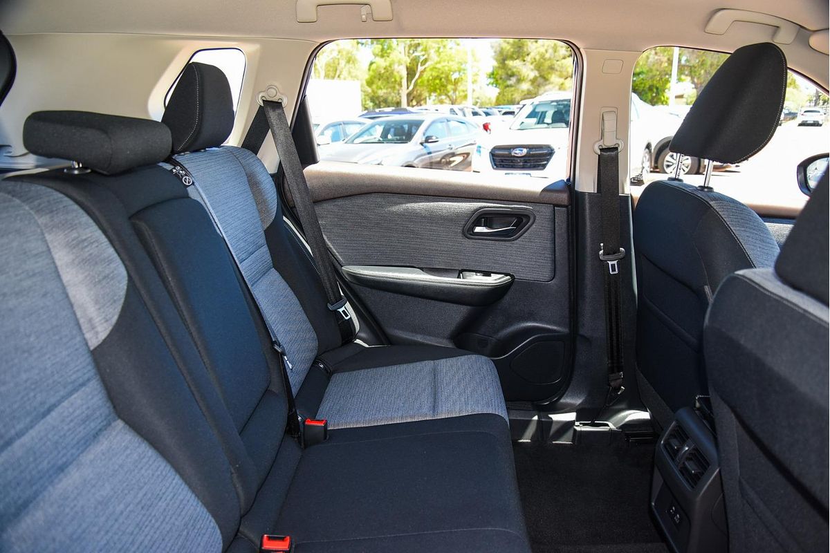 2023 Nissan X-TRAIL ST T33