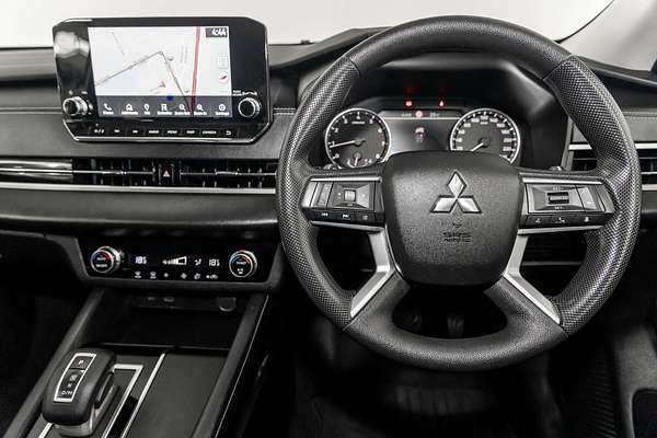 2022 Mitsubishi Outlander ES ZM