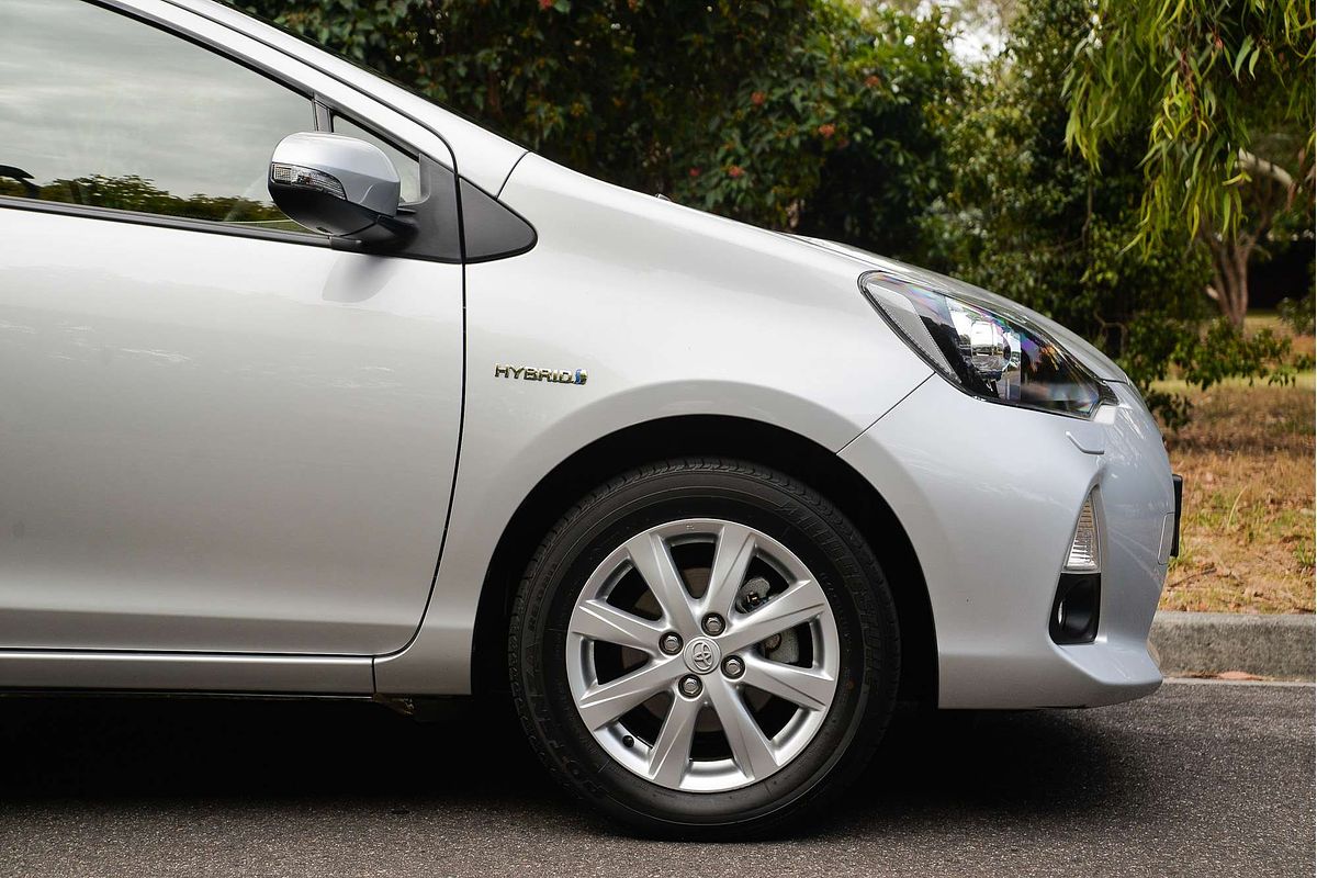 2014 Toyota Prius C i-Tech NHP10R