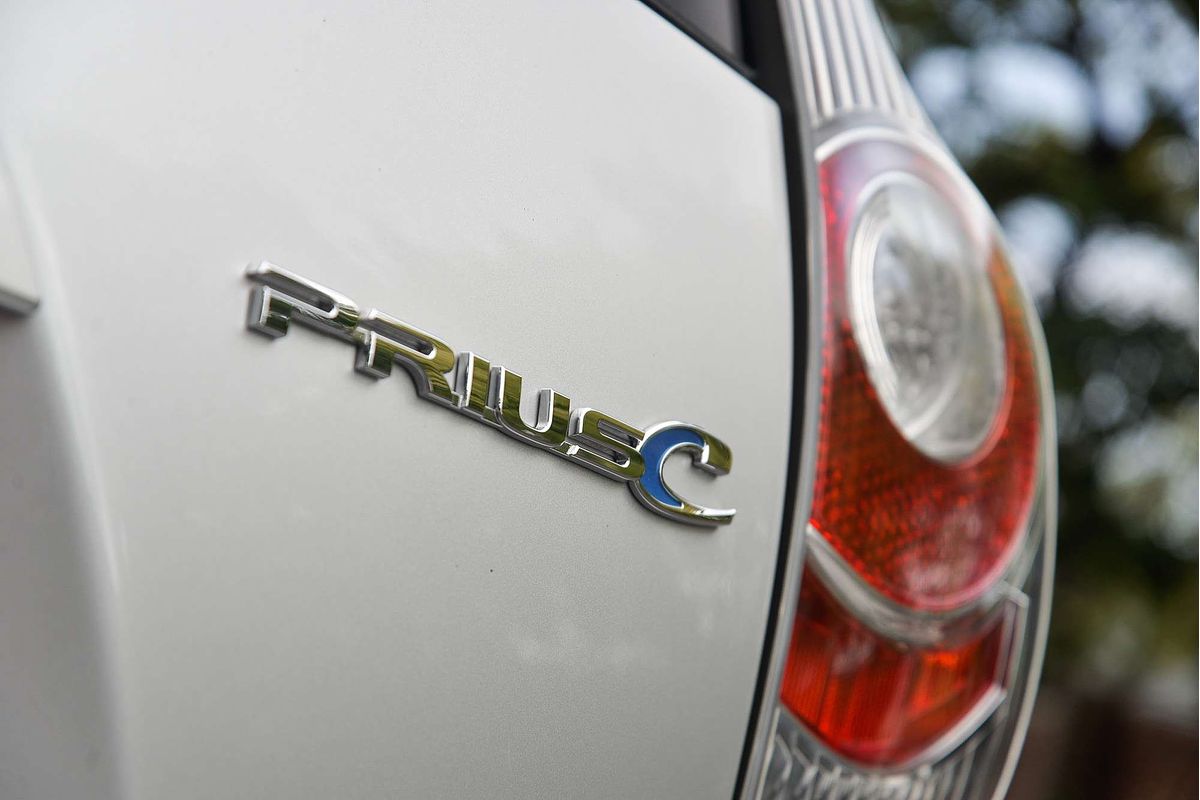 2014 Toyota Prius C i-Tech NHP10R