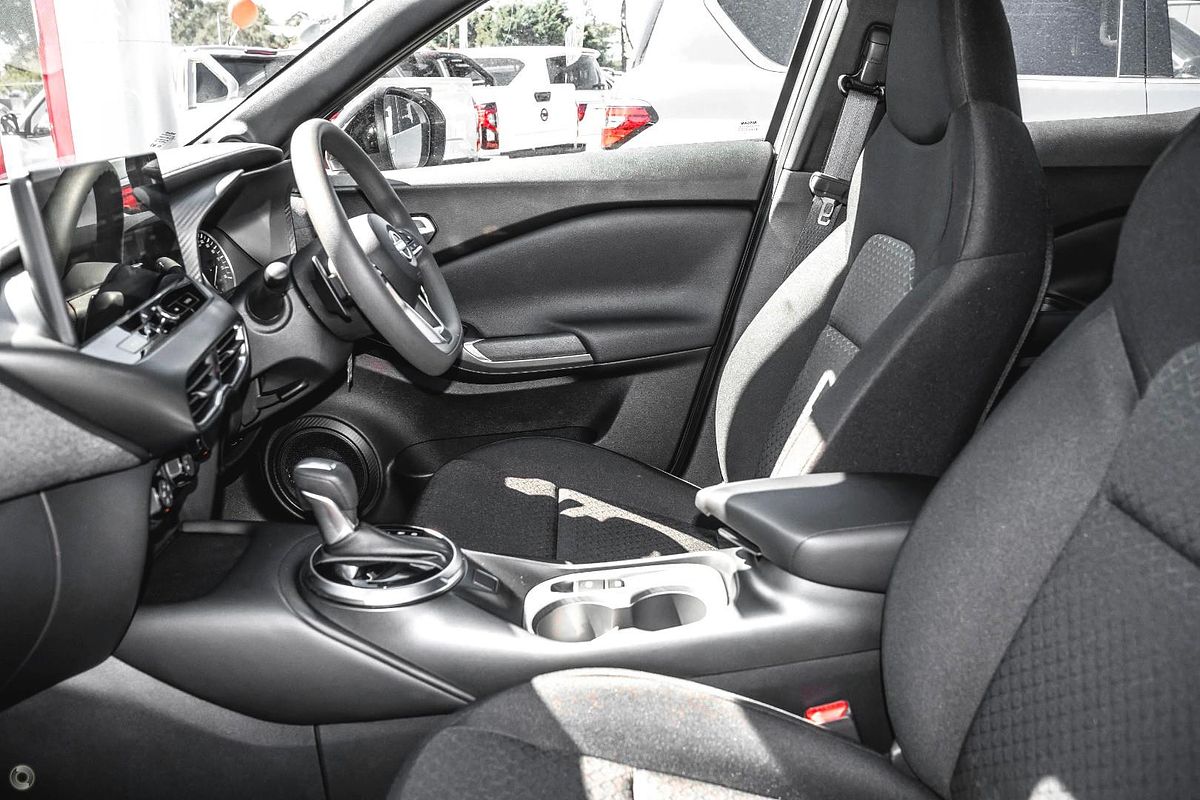 2024 Nissan JUKE ST F16