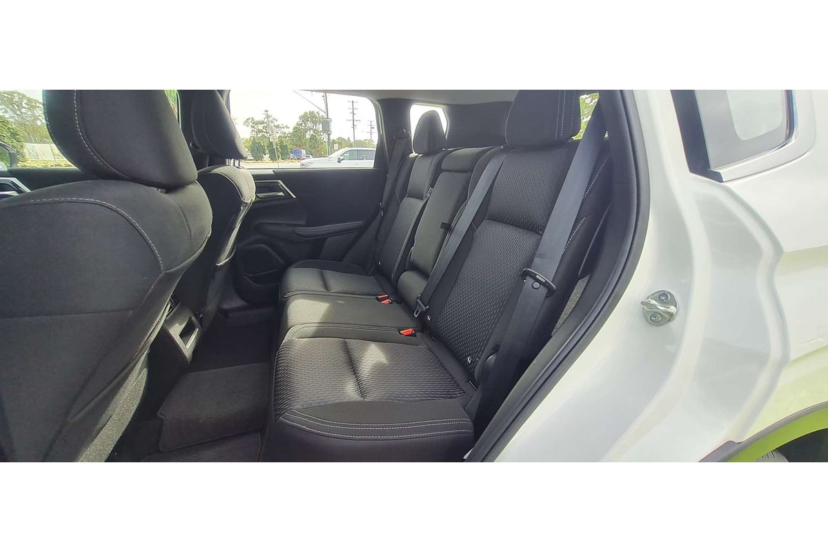 2023 Mitsubishi Outlander ES ZM