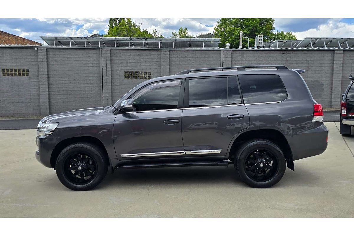 2016 Toyota Landcruiser Sahara URJ202R