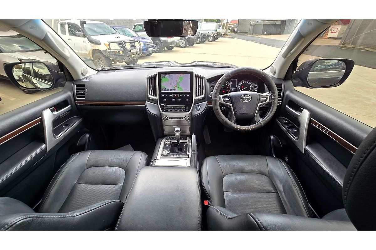 2016 Toyota Landcruiser Sahara URJ202R