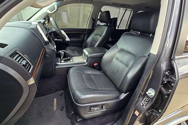 2016 Toyota Landcruiser Sahara URJ202R