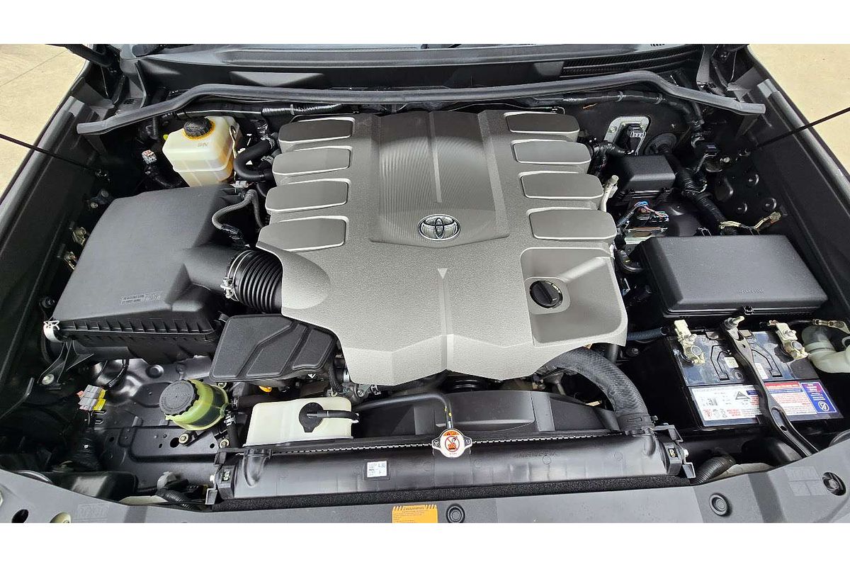 2016 Toyota Landcruiser Sahara URJ202R