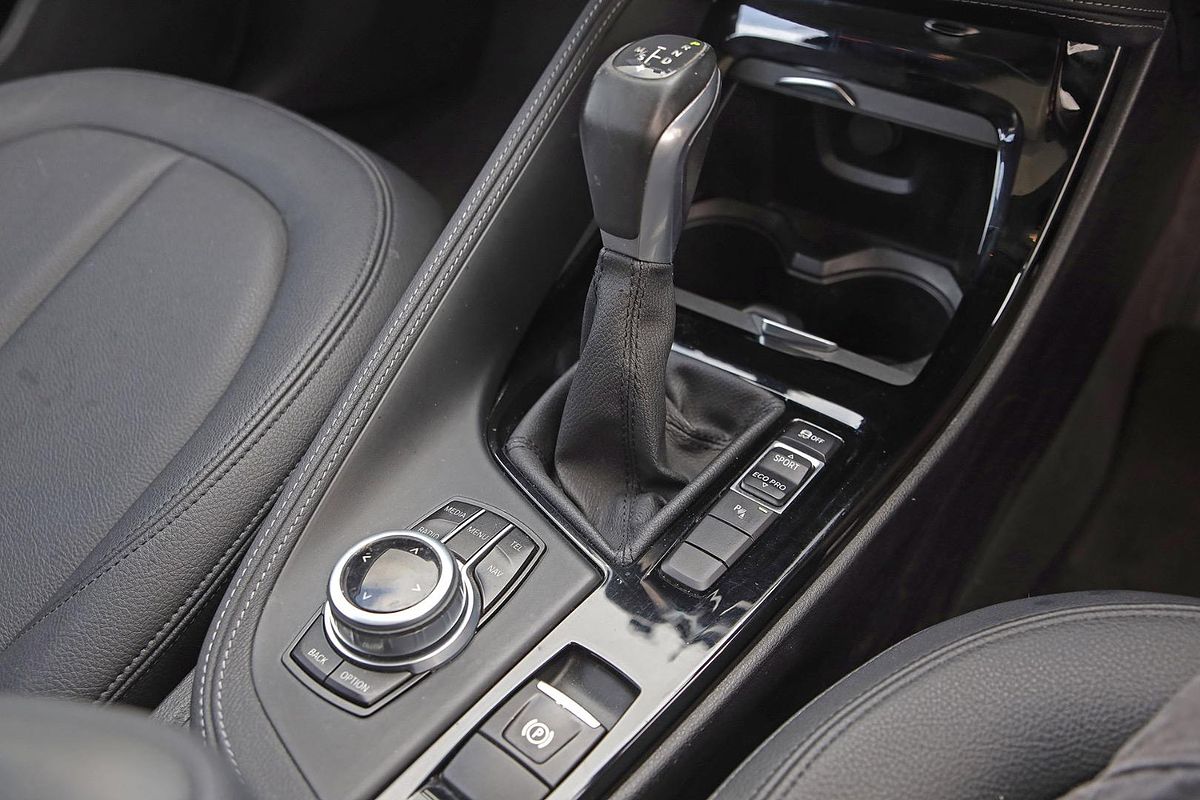 2016 BMW X1 sDrive18d F48