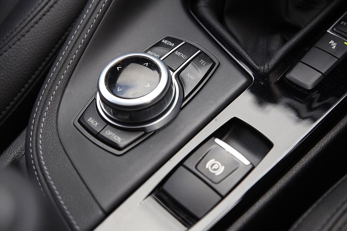 2016 BMW X1 sDrive18d F48
