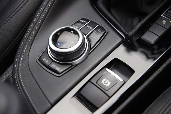 2016 BMW X1 sDrive18d F48